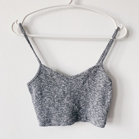 Fashion Nova Tops - 🌻 Fashion Nova Grey Cami Crop Top